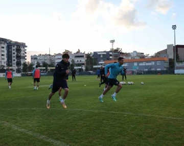 Alanyaspor, kupa maçı hazırlıklarına başladı
