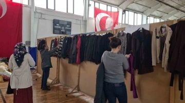 Alaplı’da depremzedeler için hayır çarşısı kuruldu
