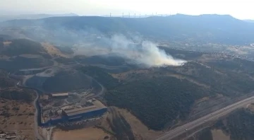 Aliağa’da makilik yangınına havadan ve karadan müdahale sürüyor
