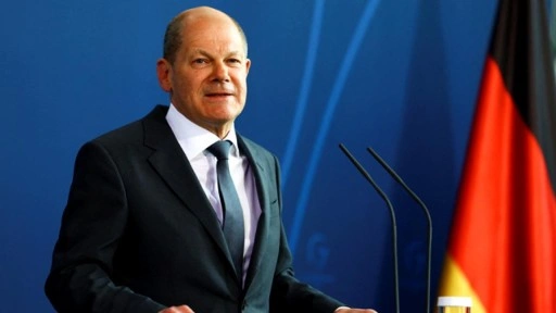 Almanya'da kriz! Olaf Scholz, koalisyon lideri bakanı görevden aldı