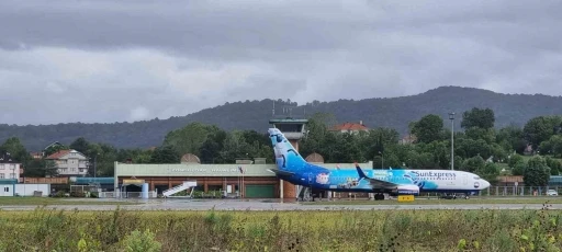 Almanya’dan Zonguldak’a gelen yolcu uçağına yıldırım düştü
