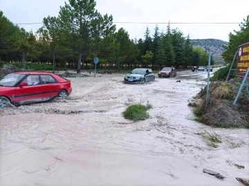 Alpu’da sağanak yağış ve dolu, bayram sevincinin önüne geçti
