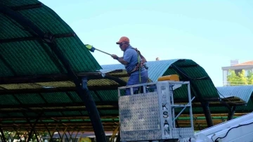 Altıeylül’den kapalı pazar yerlerine kış bakımı
