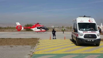 Ambulans helikopter bebek için havalandı
