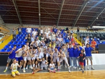 Anadolu Efes, U16 Türkiye Şampiyonu oldu
