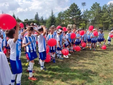 Anadolu Üniversitesi’nde “Yaz Spor Okulu Sertifika Töreni” düzenlendi
