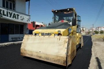 Anbar Mahallesinde 1 kilometrelik yol asfaltlandı
