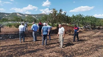 Anız yangınında 15 ton saman kül oldu
