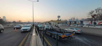 Ankara’da refüje çarpan otomobile başka bir araç çarptı: 1 ölü, 1 yaralı
