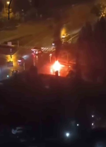 Ankara’da seyir halindeki otomobile yıldırım düştü

