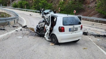 Ankara'da feci kaza: 3 ölü, 4 yaralı