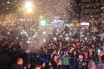 Antalya 2023’e yapay kar yağışı altında girdi
