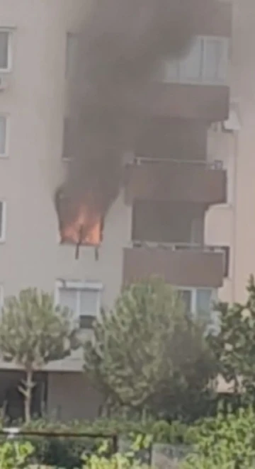 Antalya’da 11 katlı apartmanda yangın
