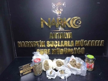 Antalya’da 3 kilo 800 gram uyuşturucu madde ele geçirildi
