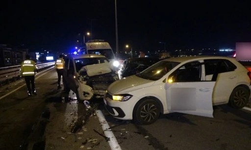 Antalya’da 4 araçlı zincirleme kaza: 3 yaralı
