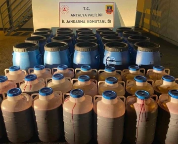 Antalya’da 4 bin litre kaçak ve sahte alkol ele geçirildi
