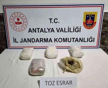 Antalya’da 5 kilogram toz esrar ele geçirildi
