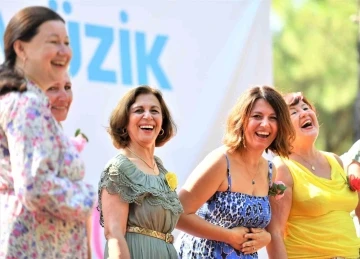 Antalya’da, Dünya Yoga Günü kahkahayla kutlandı
