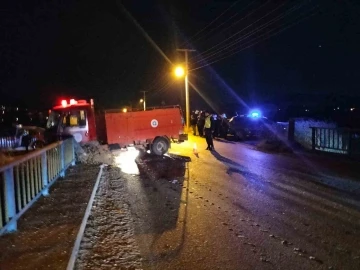 Antalya’da itfaiye aracı ile otomobil çarpıştı: 2 yaralı
