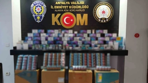 Antalya’da kaçak sigara operasyonu: 3 tutuklama
