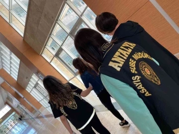 Antalya’da kuyumculara sahte altın satan 2 kadın yakalandı
