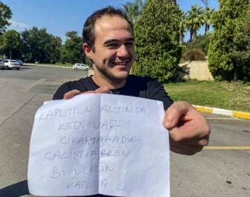 Antalya’da otomobil üzerine bırakılan not “insanlık ölmemiş” dedirtti
