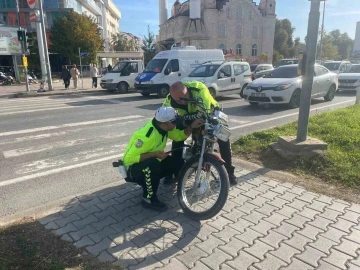 Antalya’da sürücüsünün kaçtığı plakasız motosiklete 7 bin TL ceza
