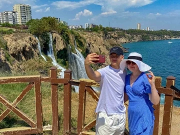 Antalya’da turistlerin ilk durağı Düden Şelalesi
