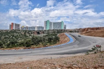 Antalya Şehir Hastanesi'ne 11 kilometrelik yol