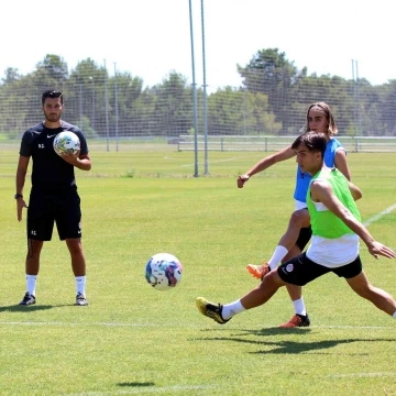 Antalyaspor, hazırlıklarını salonda sürdürdü
