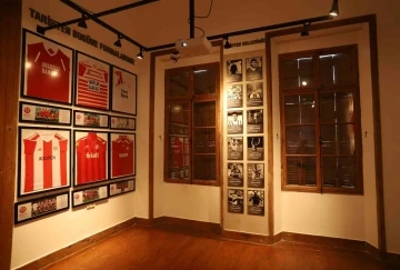 Antalyaspor Tarihi Tanıtım Salonu ziyarete açıldı
