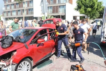 Antalyasporlu Naldo'nun ailesi Antalya'da kaza geçirdi: 1'i ağır, 5 yaralı