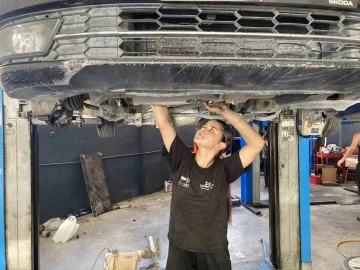 Arabalara duyduğu ilgi onu motor ustası yaptı, Burdur sanayisinin tek kadın ustası oldu
