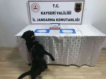 Aracın torpido gözünden uyuşturucu çıktı
