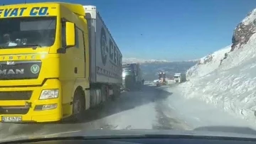 Ardahan’da tipi ulaşımı olumsuz etkiliyor
