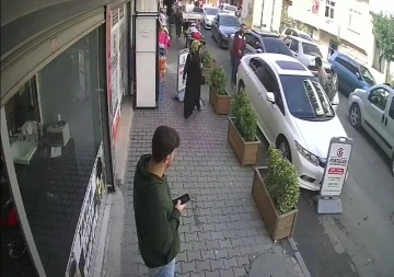 Arnavutköy’de park kavgasında silahlar konuştu 1’i çocuk 2 kişi yaralanarak hastaneye kaldırıldı
