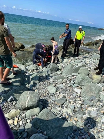 Artvin’de serinlemek için denize giren 9 yaşındaki kız çocuğu boğuldu
