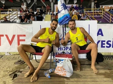 Artvin’de uluslararası plaj voleybol turnuvası devam ediyor
