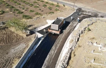 Asfalt çalışmalarıyla mahallelerin çehresi değişiyor
