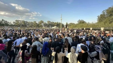 Aşiret festivaline 20 bin kişi katıldı, 300 koyun kesildi
