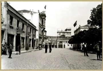 Asırlık fotoğraflar bulundu, tarihi dokusuna uygun yapılıyor
