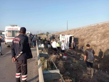 Asker adaylarını taşıyan otobüs devrildi: 30 yaralı
