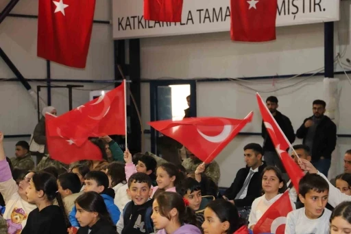 Askeri Bando ekibinden Çukurca’da unutulmaz konser
