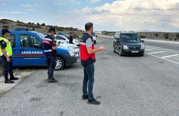 Aslanapa’da hayvan hareketleri yol kontrolü
