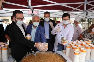 Aşureler Ataşehir’de bolluk, bereket ve kardeşlik için kaynadı
