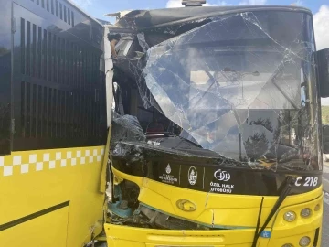 Ataşehir’de 2 İETT otobüsü birbirine girdi: 1 yaralı

