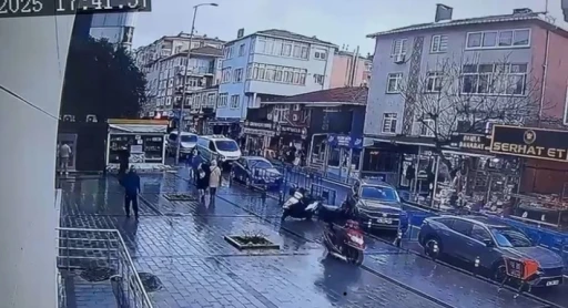 Ataşehir’de güpegündüz motosiklet hırsızlığı kamerada
