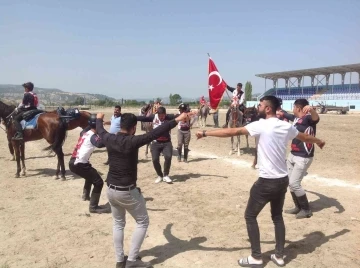 Atlı Ciritte Şampiyon Uşak Binicilik İhtisas Takımı oldu
