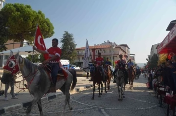 Atlı milis kuvvetleri 100 yıl önceyi yaşattı
