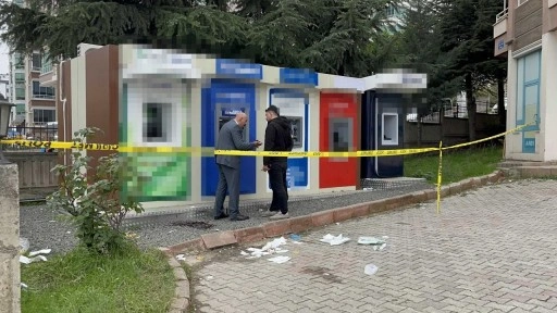 ATM'den para çekerken boynundan silahla vuruldu